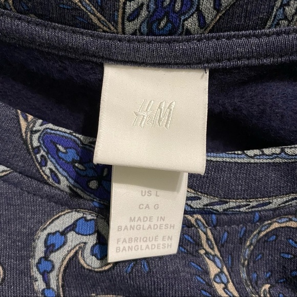 H&M Blue Paisley Print Fleece Lined Pullover Sweater - Picture 5 of 6